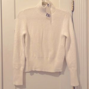 NWT - Zara - white extremely soft turtleneck sweater - size M